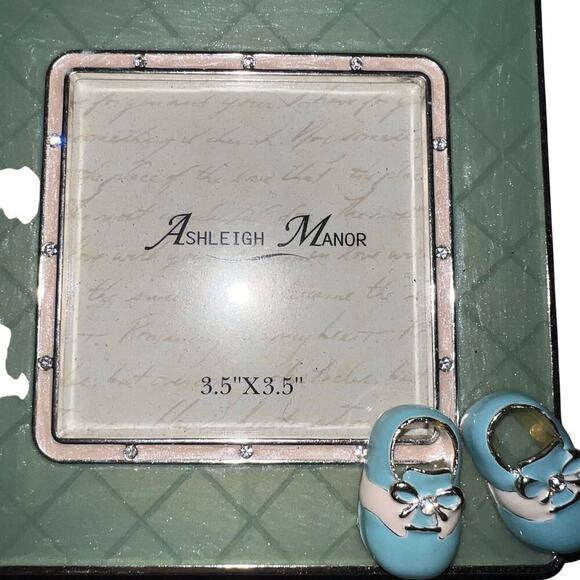 Ashleigh Manor 3.5 x 3.5 enamel rhinestone baby shoe kickstand picture frame - Picture 5 of 8